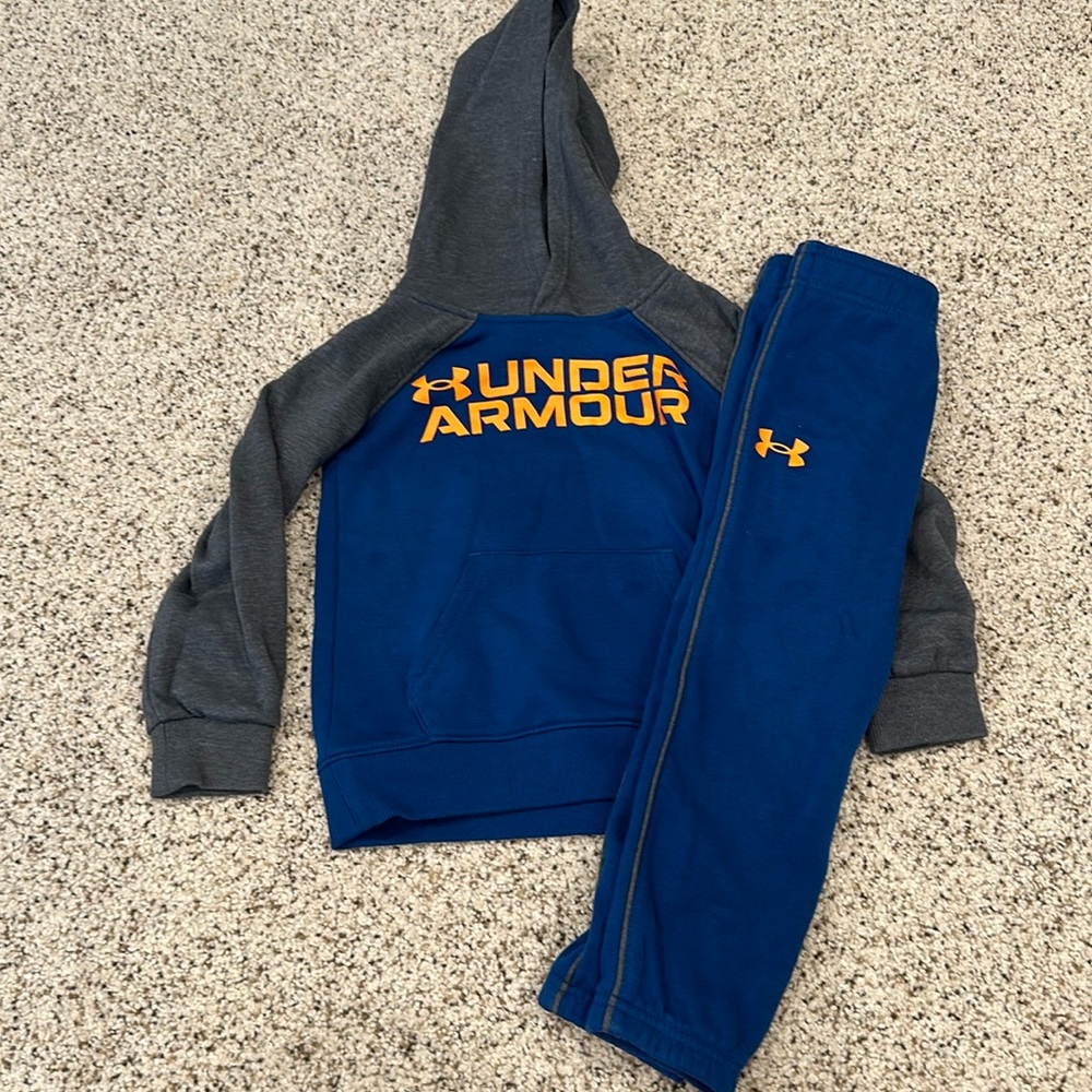 Under Armour Set - Boys Size 4 - Excellent Condition